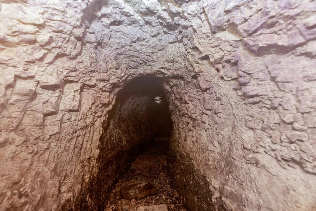 Mediaeval Mythbusting Blog #22: The Fowlmere Tunnel